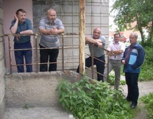 на крыльце радиоклуба UA9O??, UA9OA, R9O??, R9OSN, RA9OFO