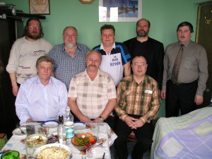 стоят- RU3AU, RU3AO, RO9O, UA9UR, UA3AKI сидят - R8OA, UA9OA, UA9PM